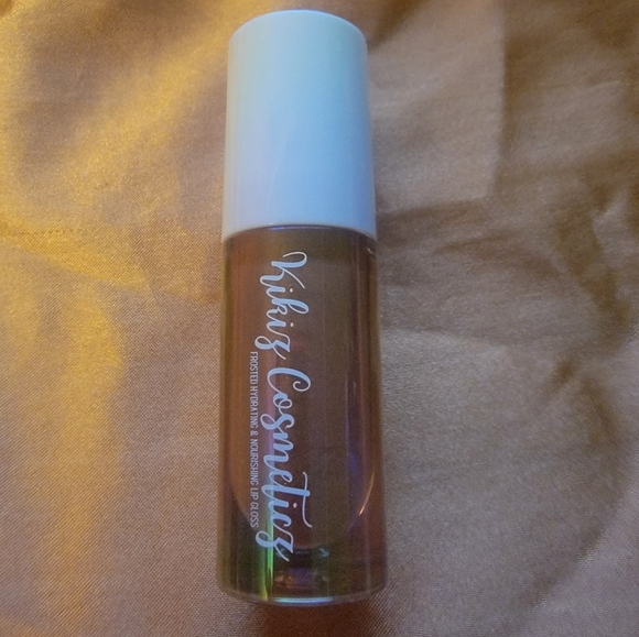 NEW Kikiz Cosmeticz Winter Frosted Lip Gloss GLAZED - Picture 3 of 3